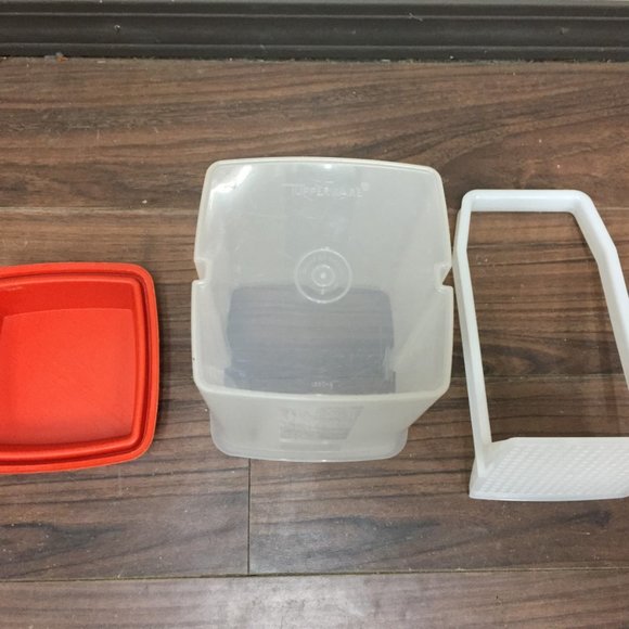 Vintage Tupperware 1560-8 Pickle Keeper with Lid 1562-1 and Lifter 1561-3 - Picture 9 of 14